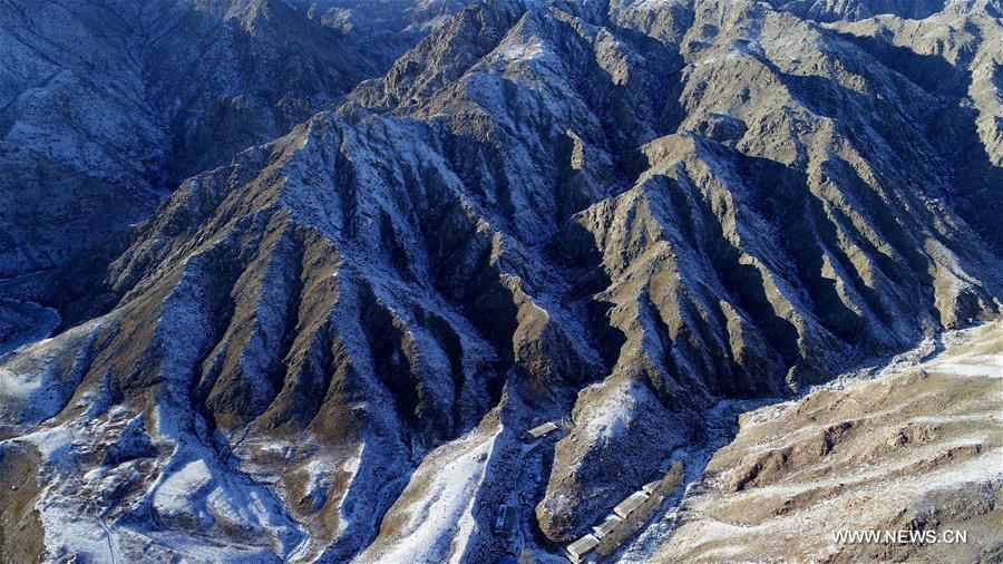 CHINA-NINGXIA-HELAN MOUNTAIN-WINTER SCENERY (CN)