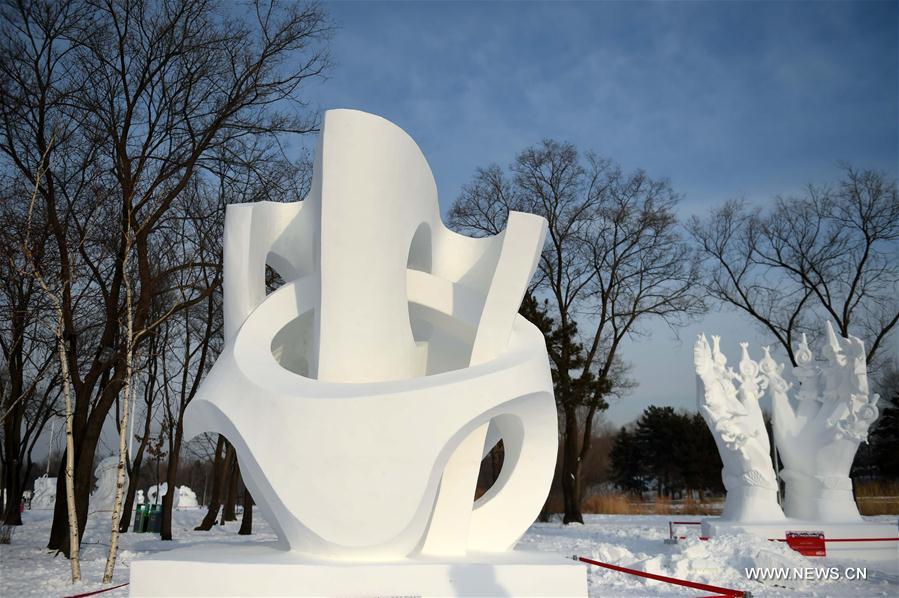 CHINA-HARBIN-SNOW SCULPTURE (CN)