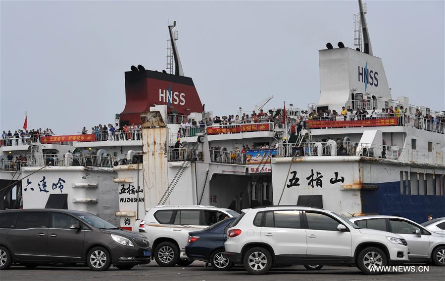 CHINA-HAINAN-HEAVY FOG-STRANDED CARS(CN)