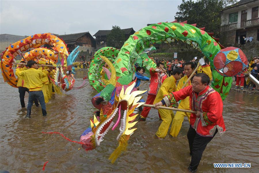 #CHINA-GUIZHOU-TONGREN-DRAGON DANCE (CN)