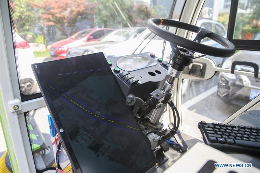 CHINA-SHANGHAI-DRIVERLESS-STREET SWEEPER (CN)