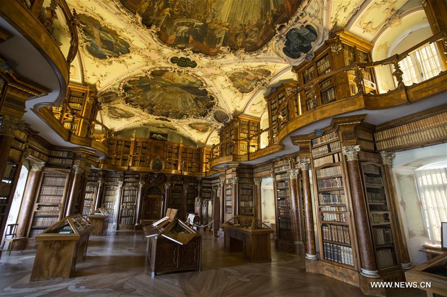 SWITZERLAND-ST.GALLEN CITY-ABBEY LIBRARY