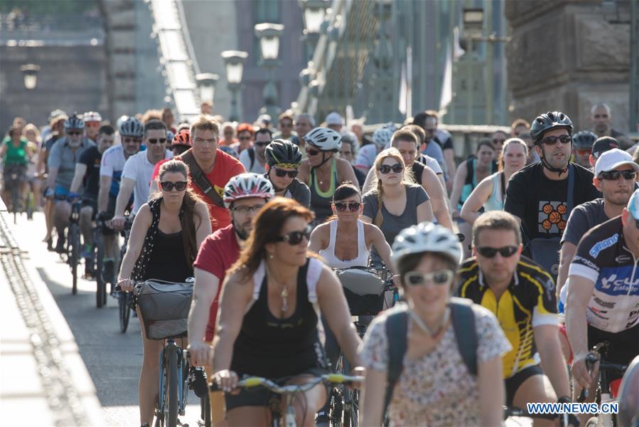 HUNGARY-BUDAPEST-BICYCLE-PROCESSION