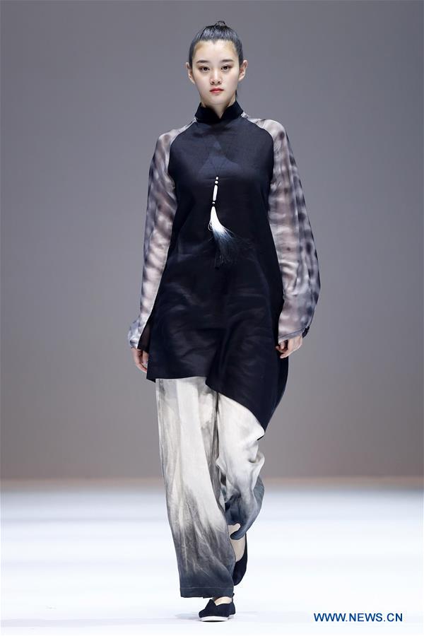 CHINA-BEIJING-GRADUATE FASHION WEEK (CN) 