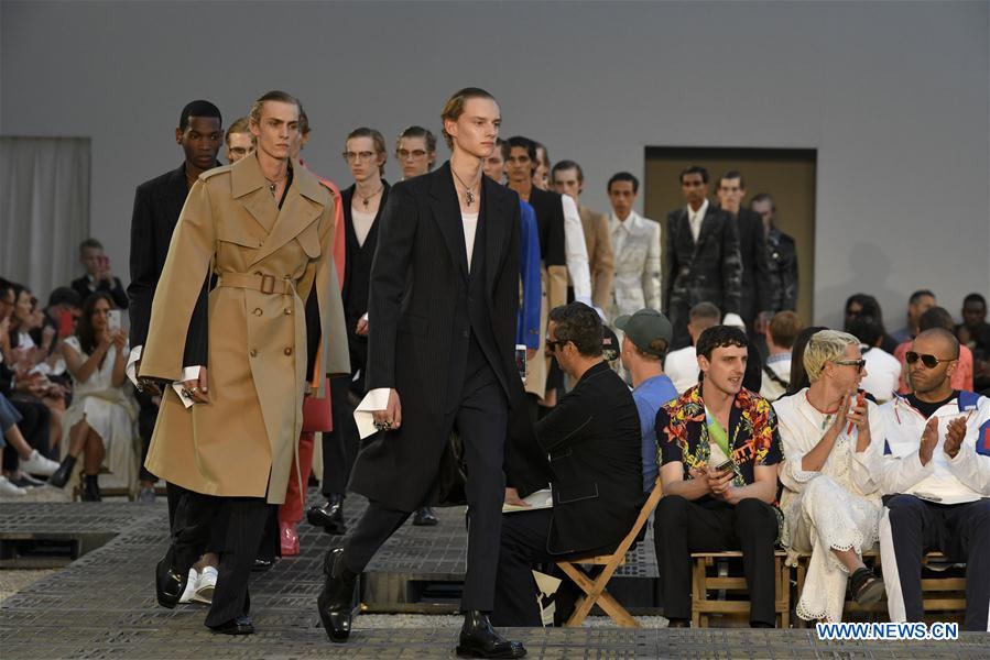 FRANCE-PARIS-MEN'S FASHION WEEK-ALEXANDER MCQUEEN