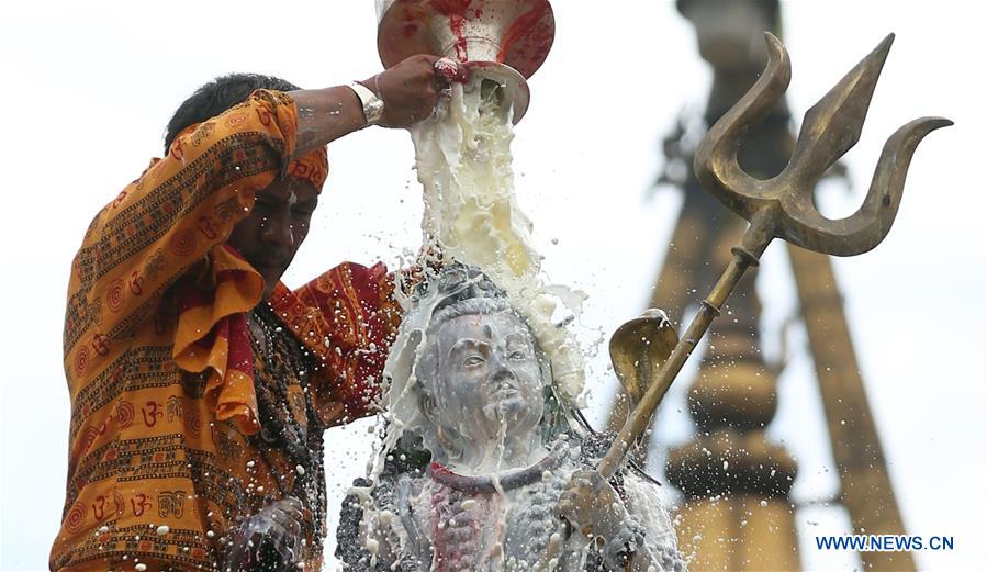 NEPAL-KATHMANDU-SHRAWAN-PRAYERS