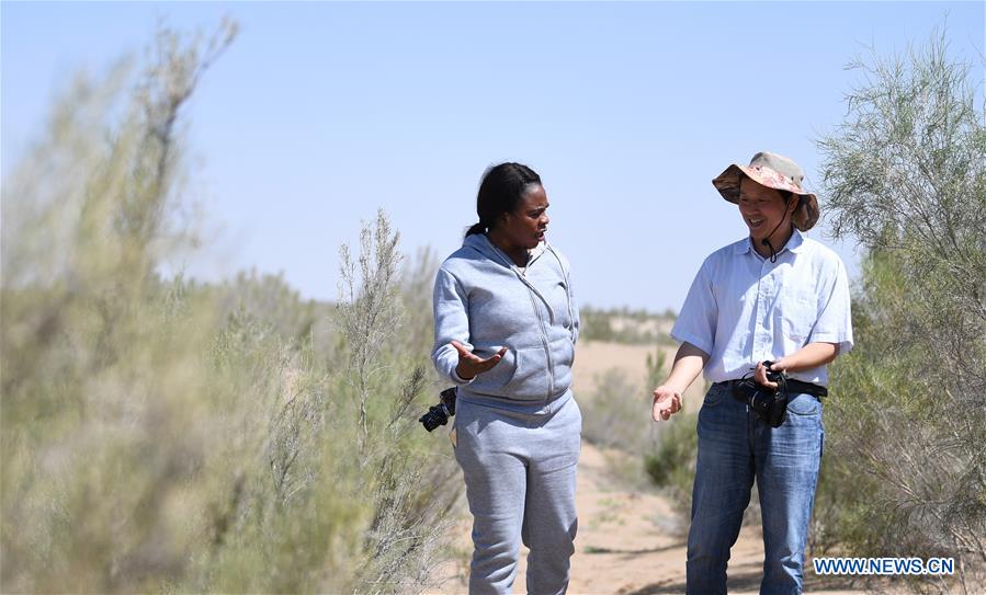 CHINA-GANSU-DESERTIFICATION COMBAT-AFRICAN STUDENT (CN)