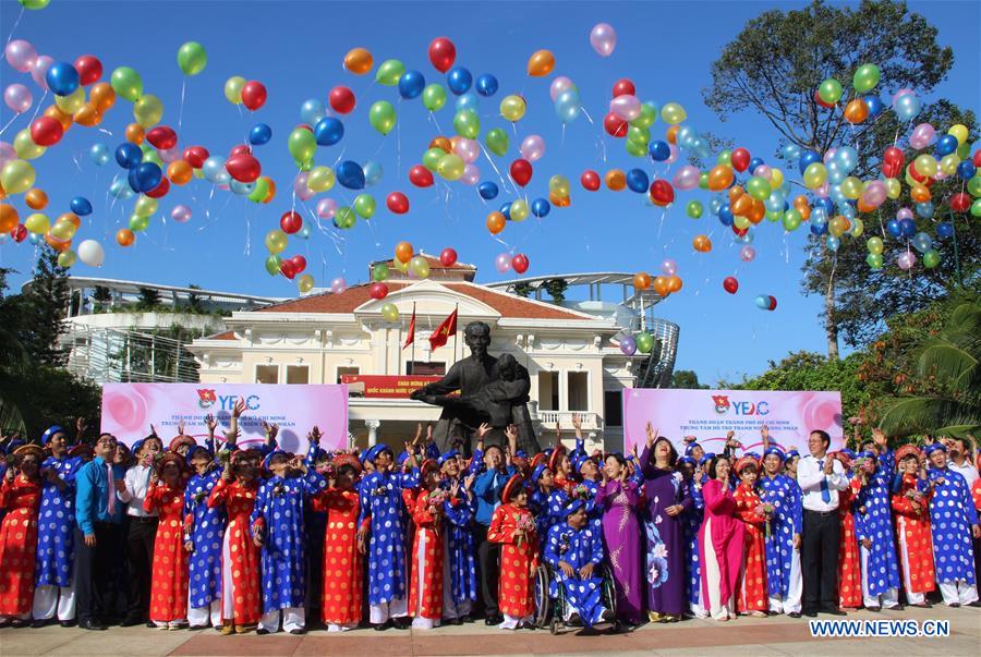 VIETNAM-HO CHI MINH CITY-MASS WEDDING