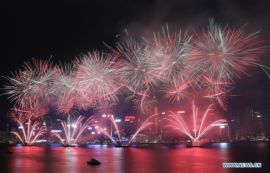 CHINA-HONG KONG-NATIONAL DAY-CELEBRATION-FIREWORKS (CN)