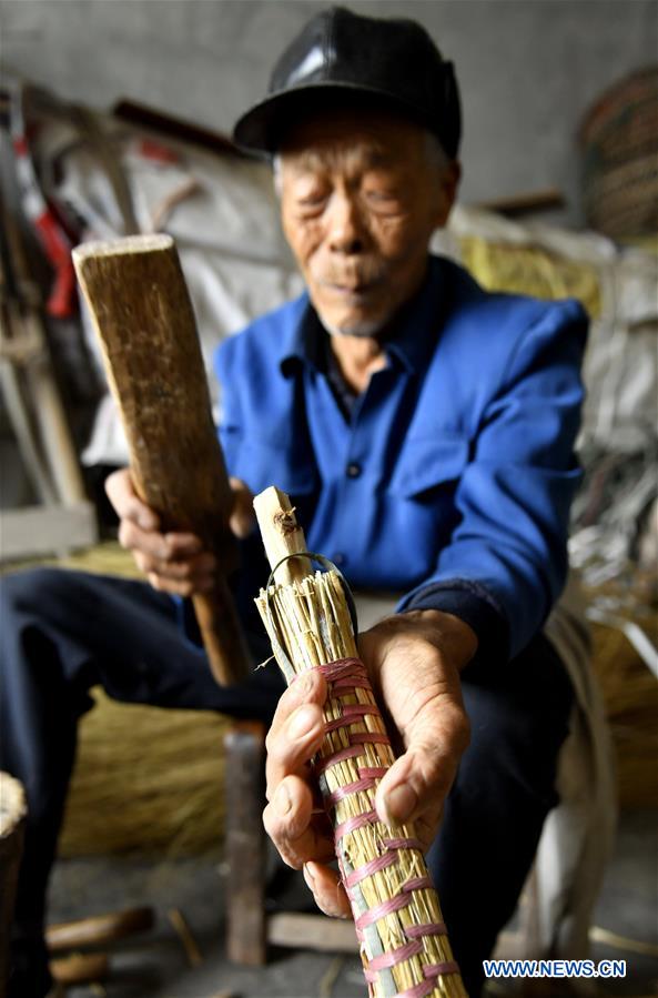 #CHINA-HUBEI-ENSHI-BROOMSTICK-ARTISAN (CN)