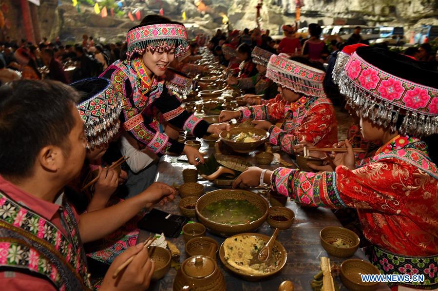 CHINA-SICHUAN-XINGWEN-ETHNIC CULTURE-LONG TABLE BANQUET (CN)