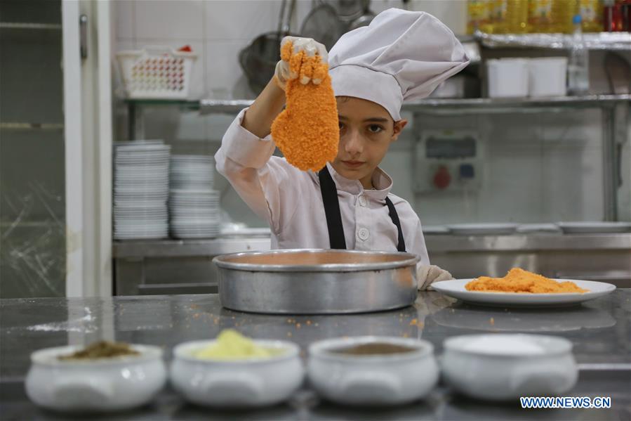 MIDEAST-GAZA-CHILD-CANCER-COOK-FEATURE