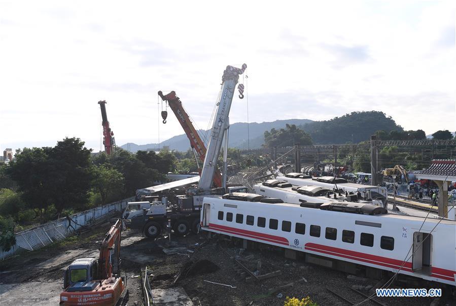 CHINA-YILAN-TRAIN DERAILMENT (CN)