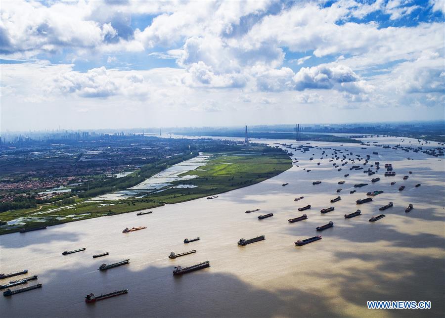 Xinhua Headlines: Yangtze River -- a golden economic belt in full swing