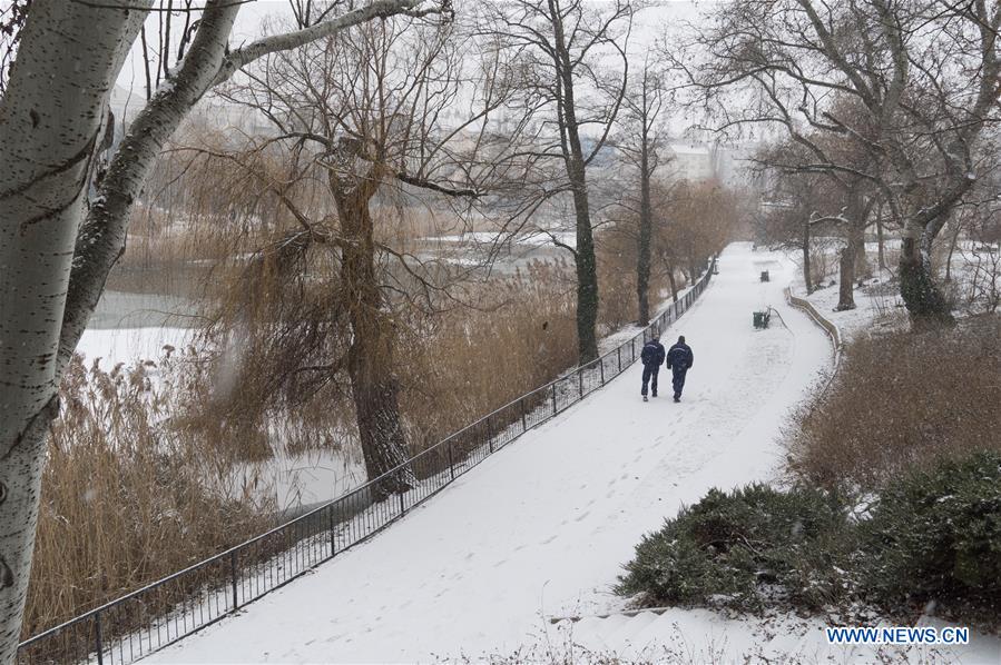 HUNGARY-BUDAPEST-SNOW