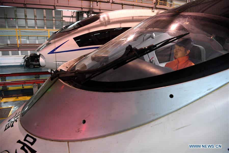 CHINA-ANHUI-HEFEI-BULLET TRAIN-SHUNTING OPERATION (CN)