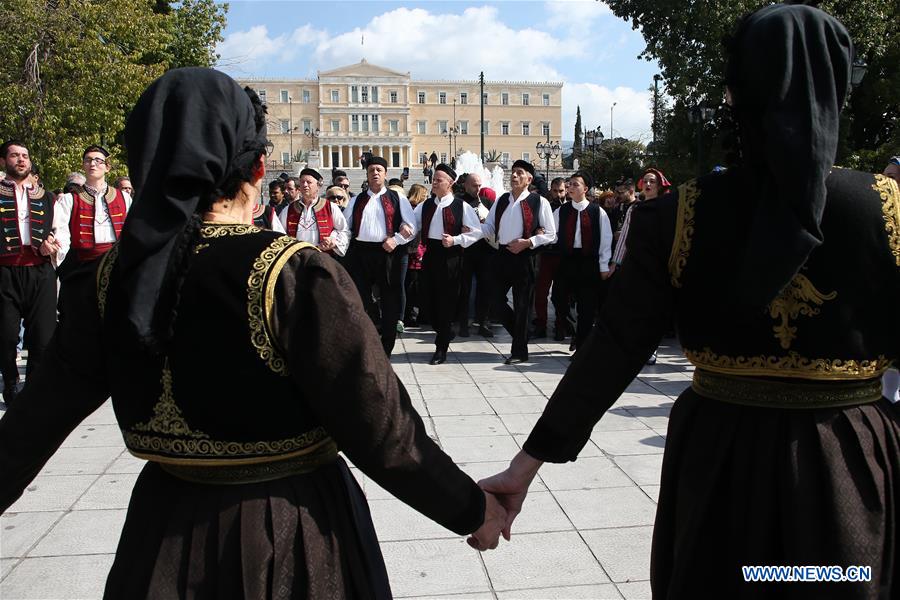 GREECE-ATHENS-CARNIVAL-DANCE