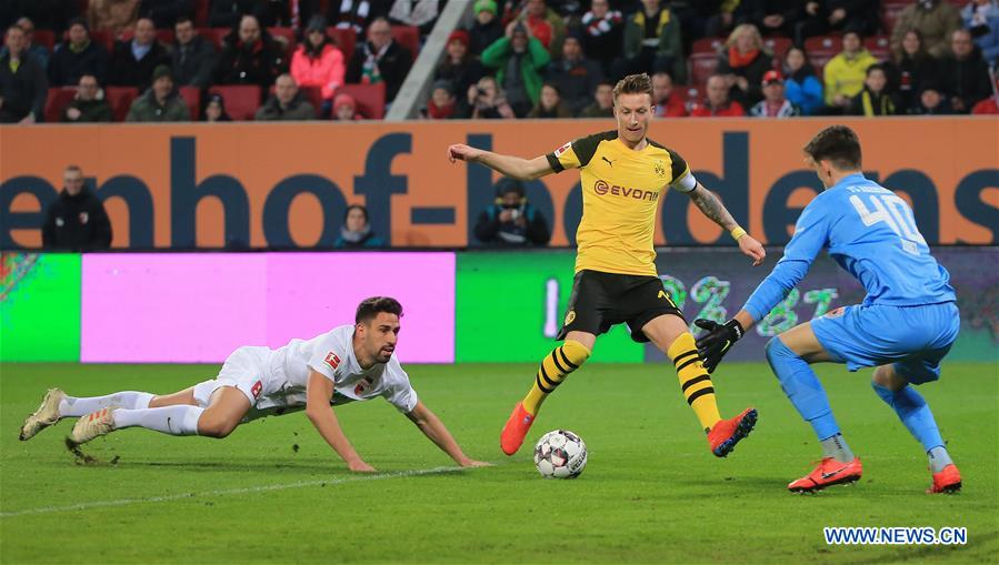 (SP)GERMANY-AUGSBURG-SOCCER-BUNDESLIGA-AUGSBURG VS DORTMUND