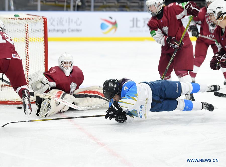 (SP)CHINA-BEIJING-ICE HOCKEY-WOMEN'S WORLD CHAMPIONSHIP-DIV I GROUP B-LATVIJAS VS KAZAKHSTAN