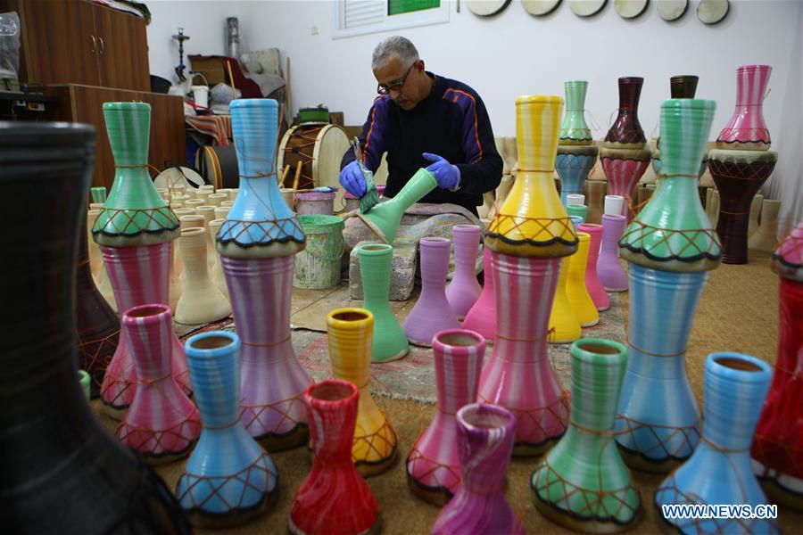 MIDEAST-HEBRON-ARTISAN-DRUM