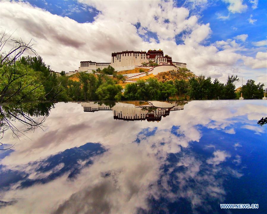 (InTibet) CHINA-TIBET-LHASA-CELLPHONE PHOTO (CN)