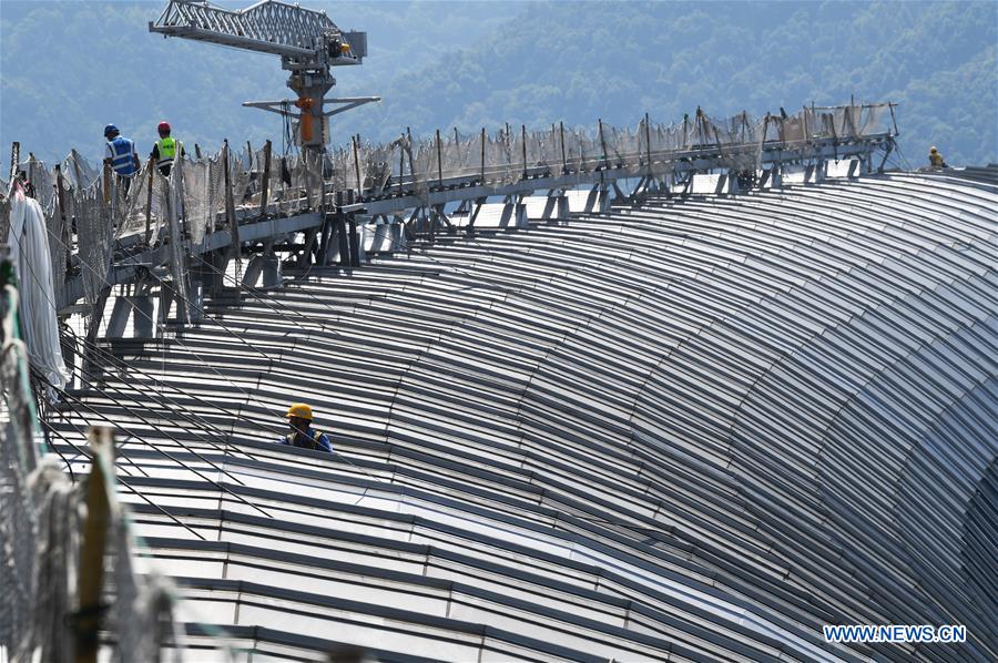 CHINA-CHONGQING-SUMMER-WORKERS (CN)