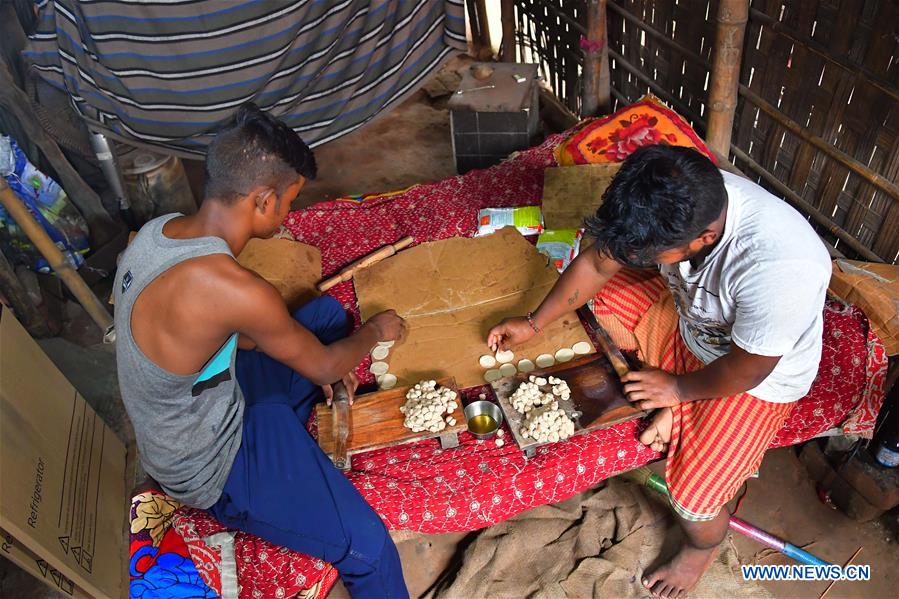 INDIA-AGARTALA-STREET FOOD-PANIPURI