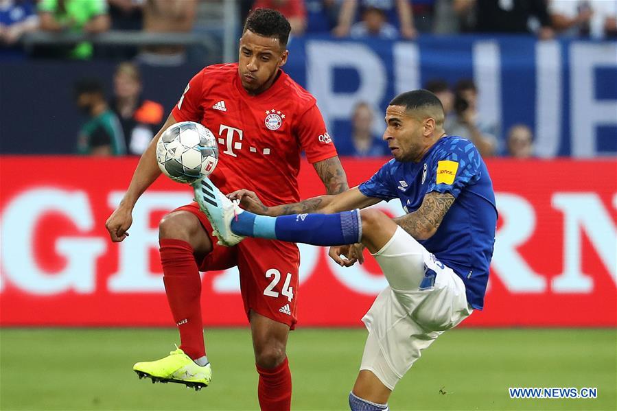 (SP)GERMANY-GELSENKIRCHEN-SOCCER-BUNDESLIGA-MUNICH VS SCHALKE 04