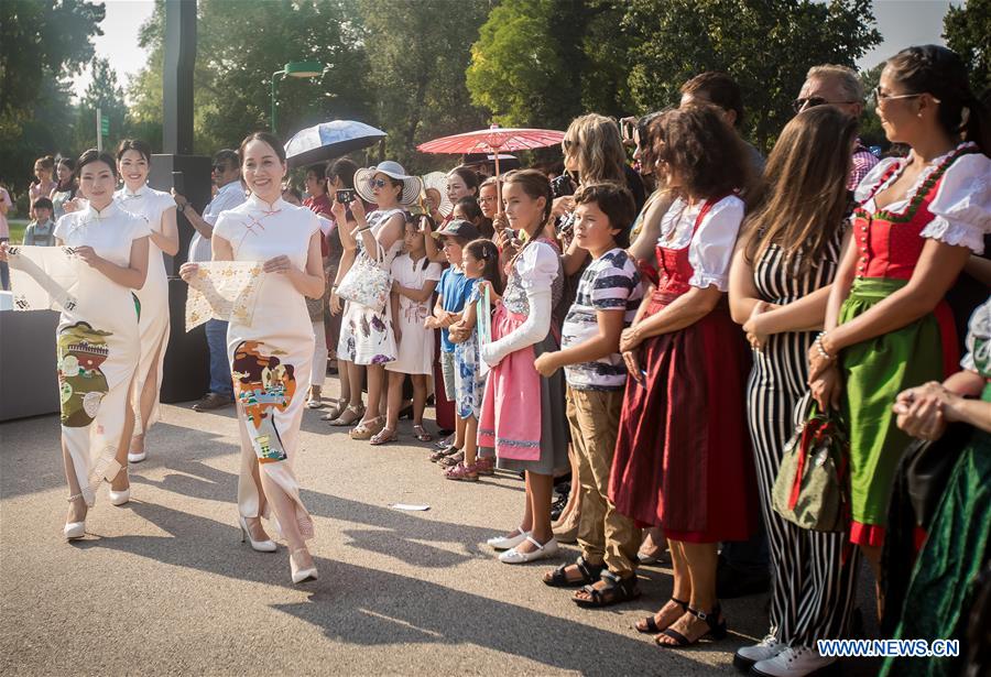 AUSTRIA-VIENNA-CHINESE CHEONGSAM SHOW