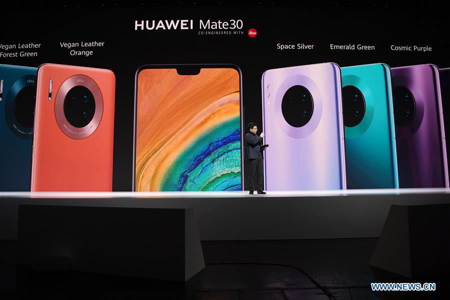 GERMANY-MUNICH-HUAWEI-SMARTPHONE-UNVEILING