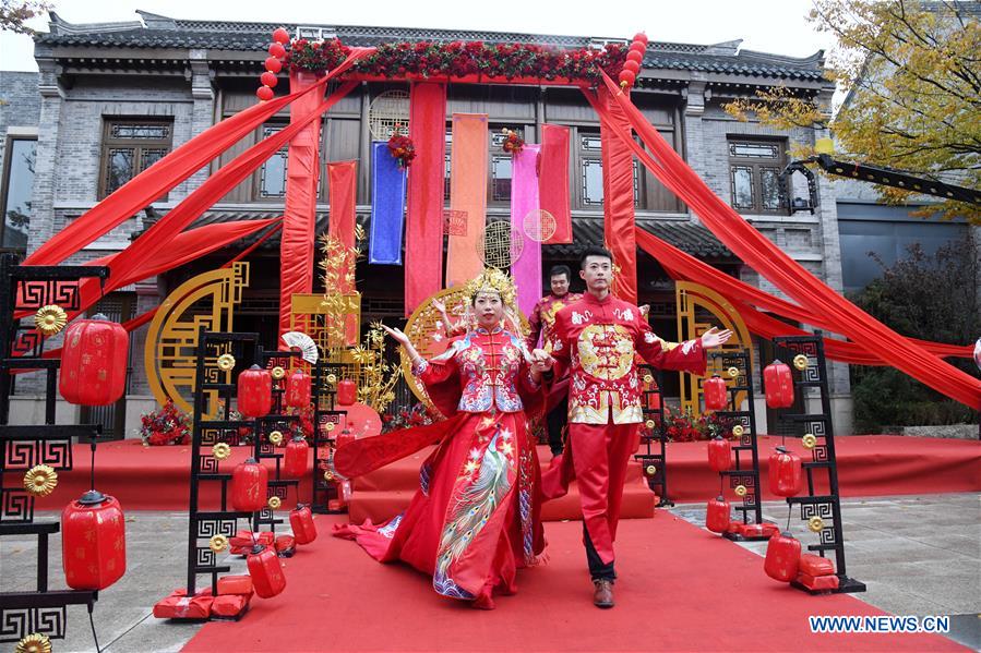 CHINA-SHANDONG-QINGDAO-TRADITIONAL GROUP WEDDING (CN)