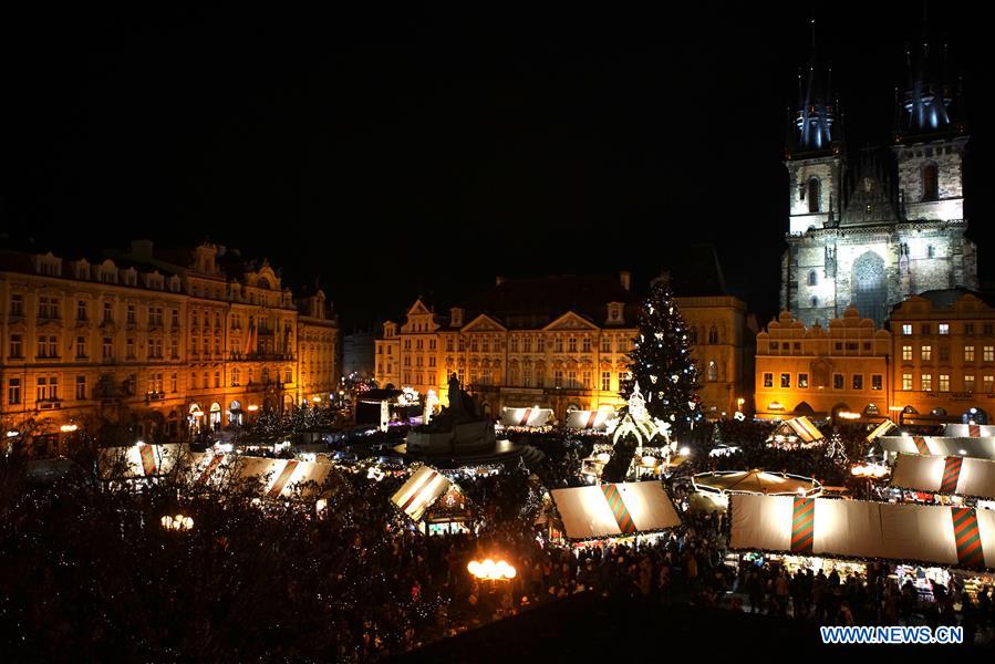 CZECH REPUBLIC-PRAGUE-CHRISTMAS TREE LIGHTENING