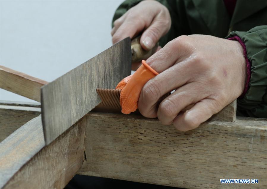 CHINA-ANHUI-JINGXIAN-WOODEN COMB(CN)