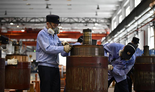 Workers of China Railway Chengdu Group stick to their posts despite sweltering weather