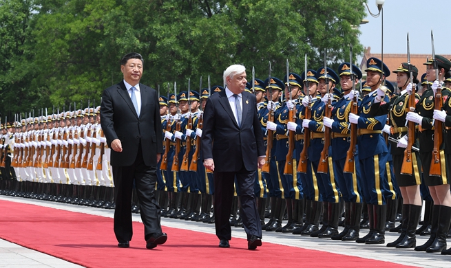 Xi holds talks with Greek president