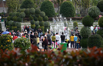 Tourists enjoy Qingming Holiday in east China's Jiangxi