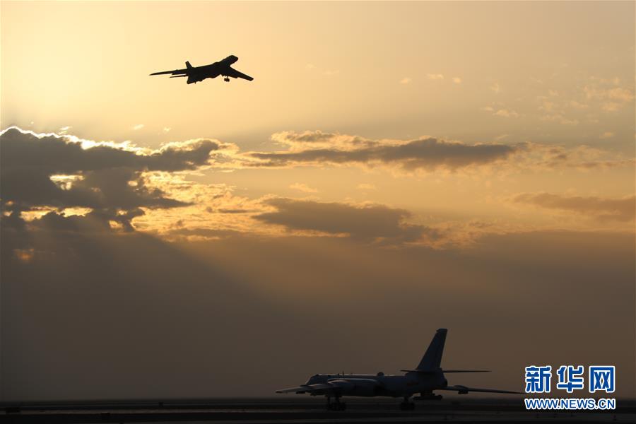 （圖文互動）（1）掠海巡天鑄鐵拳——空軍“模范轟炸機大隊”履行新時代使命任務記事