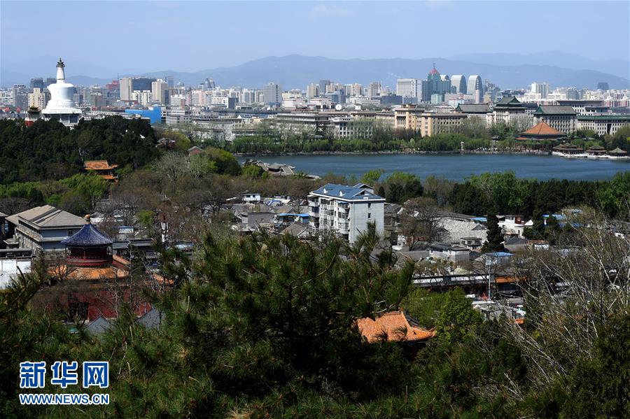 （在習(xí)近平新時代中國特色社會主義思想指引下——新時代新氣象新作為·新華全媒頭條·圖文互動）（9）最濃是這中國紅——北京市西城區(qū)弘揚(yáng)紅墻意識深化改革發(fā)展紀(jì)實(shí)