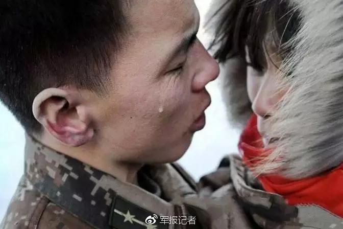 中國軍人：負(fù)重前行只為你能歲月靜好