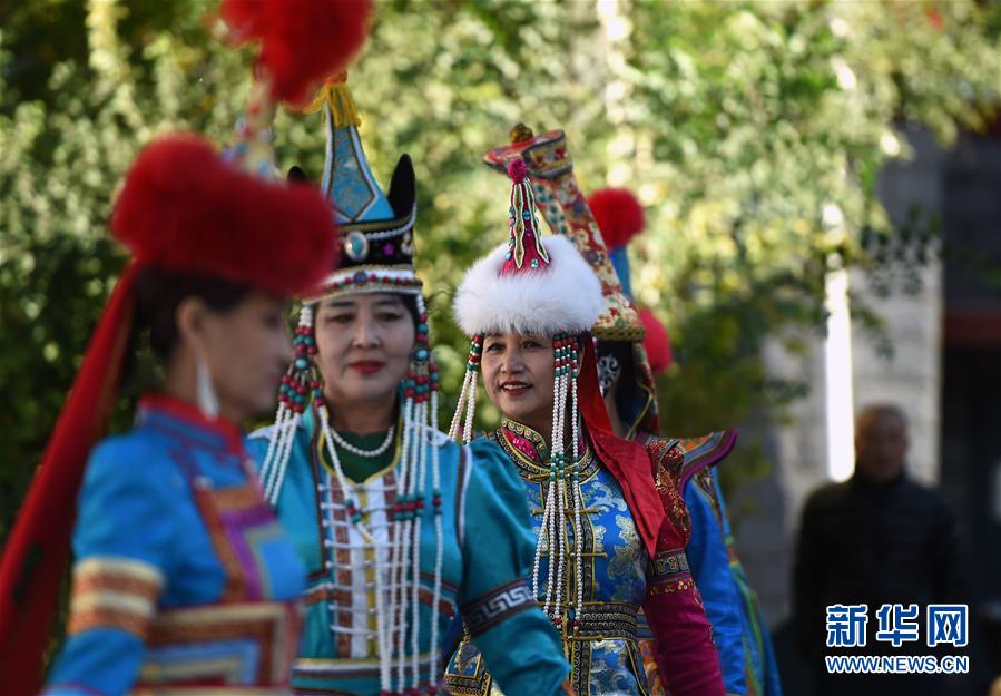 （圖文互動·各民族團(tuán)結(jié)互助）（1）民族一家親　濃濃團(tuán)結(jié)情——呼和浩特市清泉街社區(qū)民族團(tuán)結(jié)工作側(cè)記