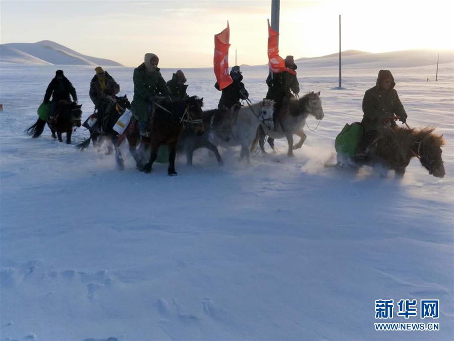 （新華全媒頭條·圖文互動(dòng)）（3）風(fēng)雪中傳遞溫暖的力量——記青海干部群眾抗擊玉樹雪災(zāi)