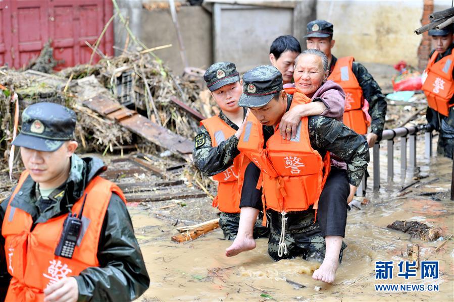 （新華全媒頭條·圖文互動(dòng)）（5）沿著中國(guó)特色強(qiáng)軍之路闊步前進(jìn)——黨中央、中央軍委領(lǐng)導(dǎo)推進(jìn)國(guó)防和軍隊(duì)建設(shè)70年紀(jì)實(shí)