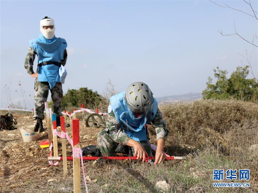 （新華全媒頭條·圖文互動(dòng)）（12）沿著中國(guó)特色強(qiáng)軍之路闊步前進(jìn)——黨中央、中央軍委領(lǐng)導(dǎo)推進(jìn)國(guó)防和軍隊(duì)建設(shè)70年紀(jì)實(shí)