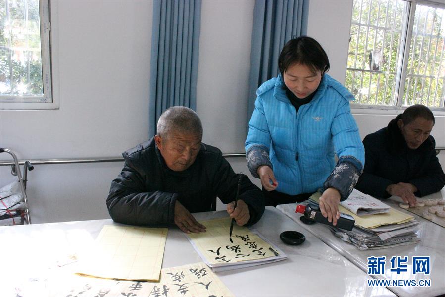 （在習(xí)近平新時代中國特色社會主義思想指引下——新時代新作為新篇章·總書記關(guān)切脫貧事·圖文互動）（3）醫(yī)療扶貧，照亮貧困家庭的明天