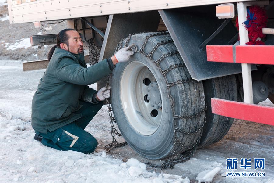 （新華全媒頭條·圖文互動）（4）格?；ㄩ_滿天路——寫在川藏公路通車65周年之際