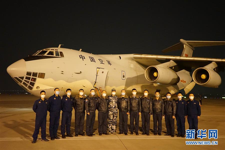 （新型肺炎疫情防控·圖文互動）（2）除夕夜，他們這樣出征——空軍軍醫(yī)大學(xué)醫(yī)療隊出征武漢疫區(qū)見聞