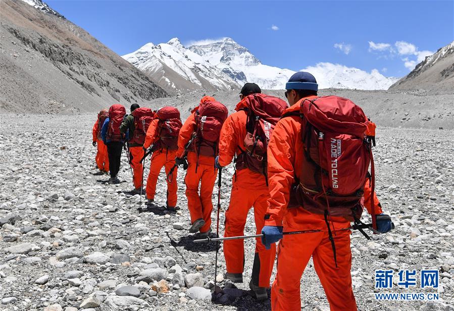 （2020珠峰高程測量）（8）有望22日登頂 測量登山隊(duì)再次向珠峰發(fā)起挑戰(zhàn)