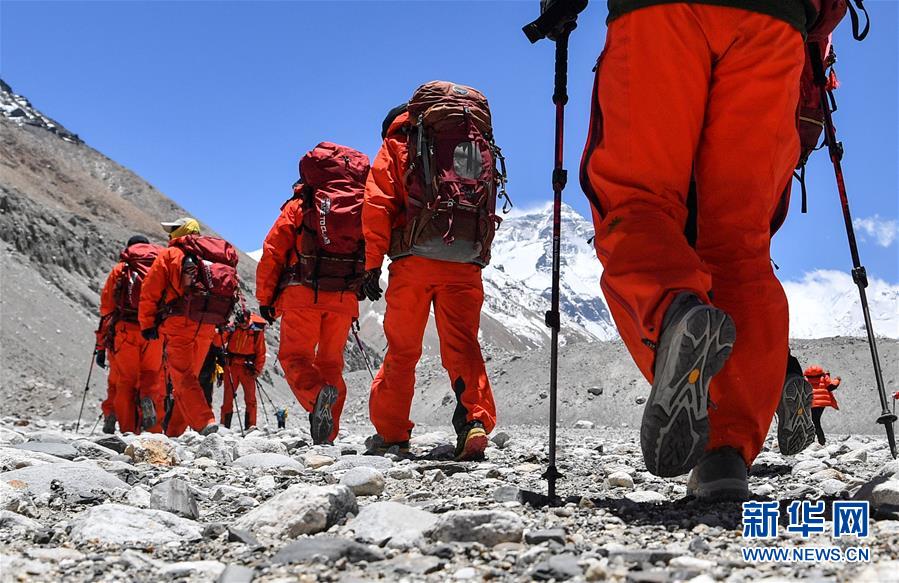 （2020珠峰高程測量）（7）有望22日登頂 測量登山隊(duì)再次向珠峰發(fā)起挑戰(zhàn)