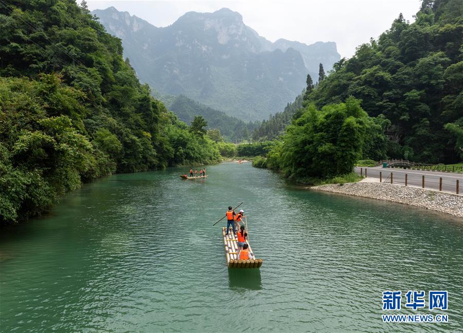 （新華全媒頭條·圖文互動）（1）線上線下消費升溫 文旅活動邁上“云端”——端午假期透視我國經濟高質量發(fā)展新動力