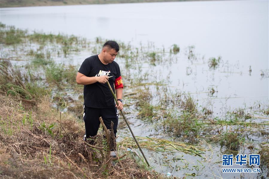 （防汛抗洪·圖文互動(dòng)）（2）在大堤上成長(zhǎng)，為人民守護(hù)——洪水中的青年“生力軍”